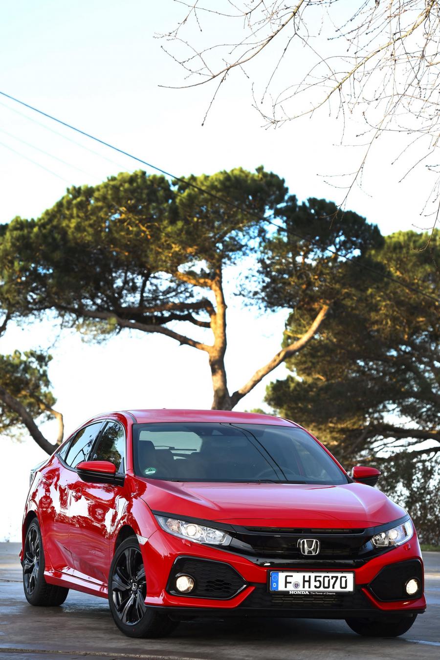  Honda Civic Hatchback 2017 года  (WW) (фото 3 из 43)